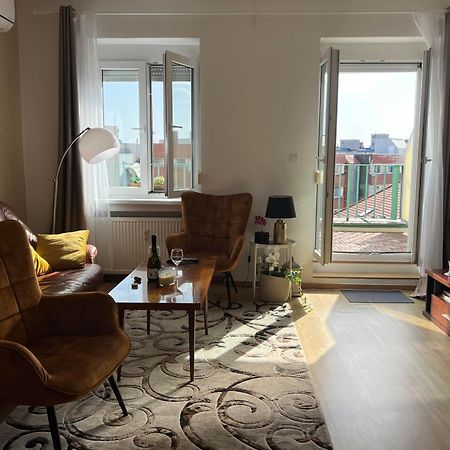 Heart Of The City Center 2 Rooms By Zazi บราติสลาวา ภายนอก รูปภาพ
